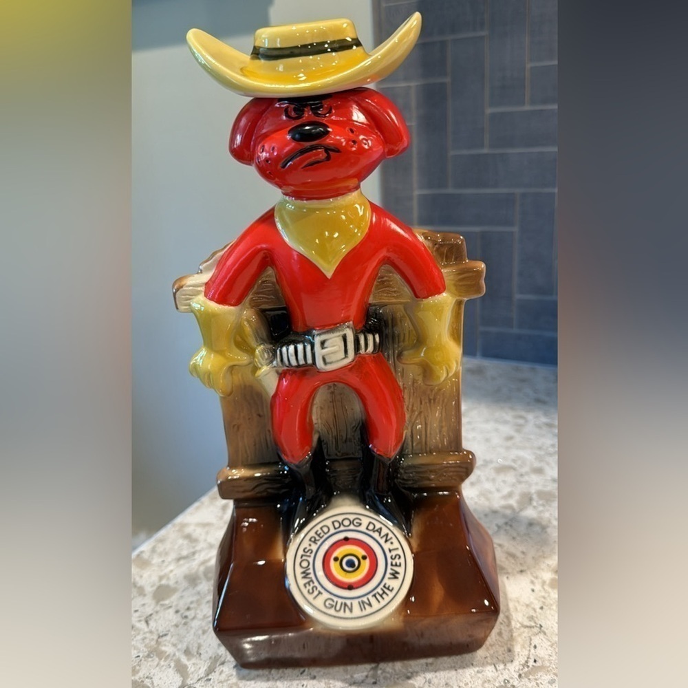 VINTAGE ‘74~RED DOG DAN~OMB ROYAL HALBURTON~LIQUOR DECANTER~6” x 4” x 11” T~G2W*